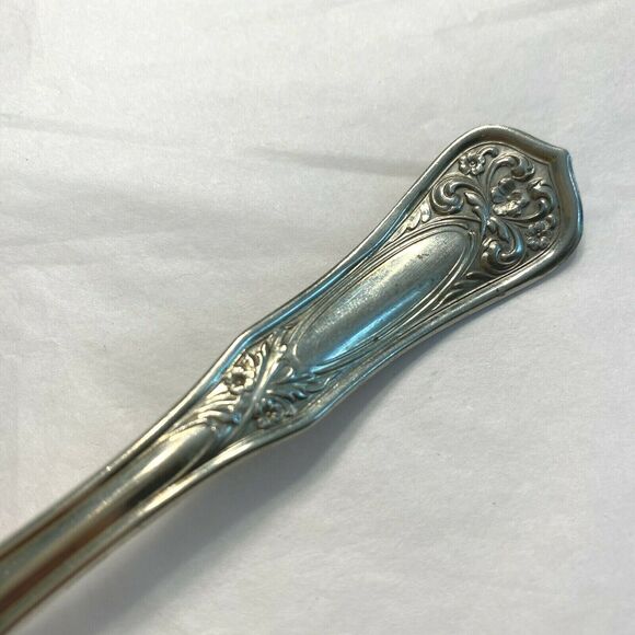 Vintage Silverplated Twisted Handle Butter Knife Early Floral by Wm A Rogers - Picture 2 of 6
